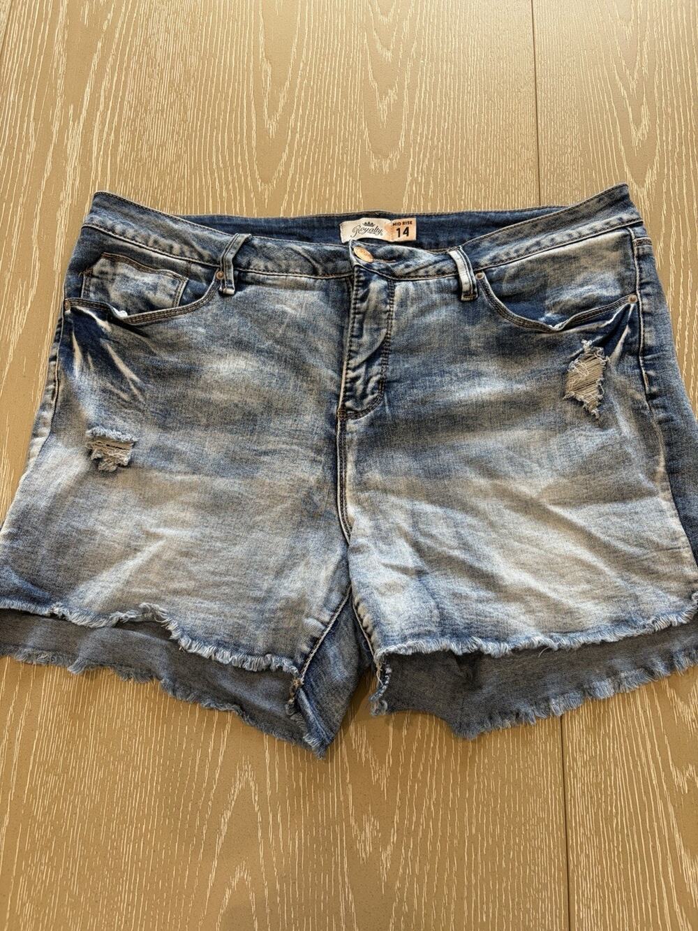 Royalty For Me Mid Rise Denim Jean Shorts Women’s Size 14